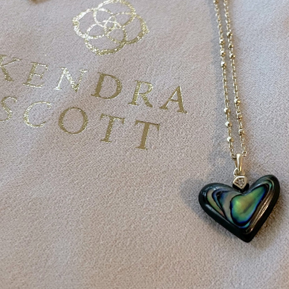 Kendra Scott poppy short Gold necklace
